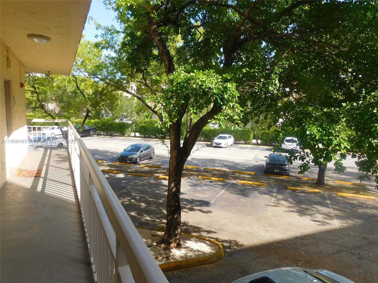 Small Image of 8290 LAKE DR #216, Doral Number 21