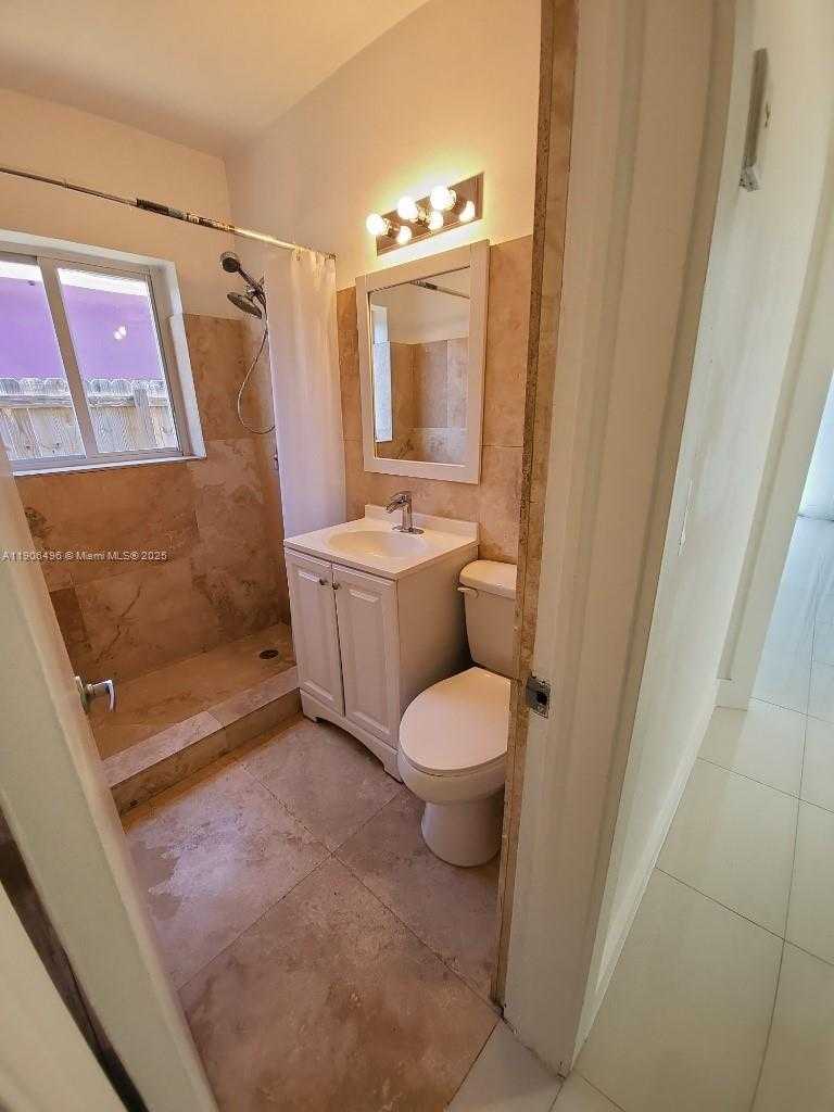 Small Image of 7707 HAWTHORNE AVE, Miami Beach Number 14