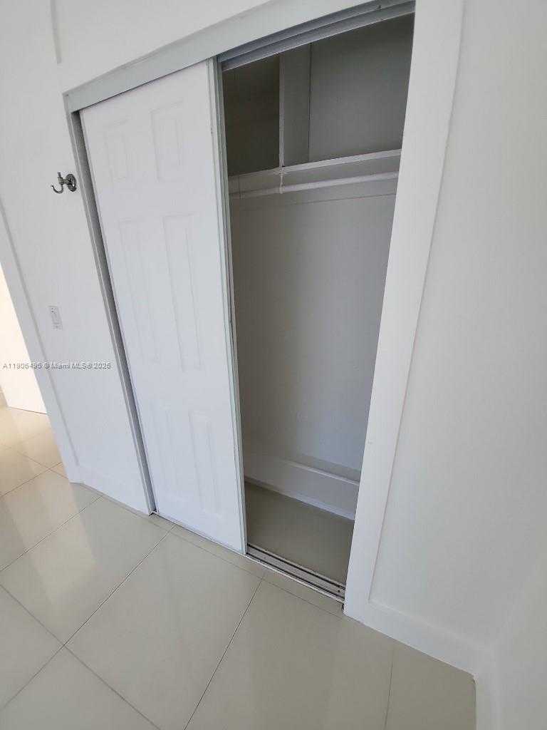 Small Image of 7707 HAWTHORNE AVE, Miami Beach Number 23