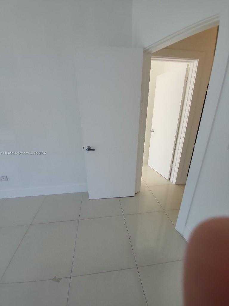 Small Image of 7707 HAWTHORNE AVE, Miami Beach Number 24