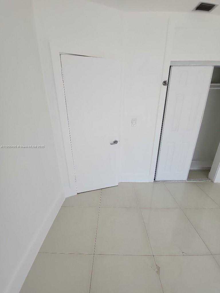 Small Image of 7707 HAWTHORNE AVE, Miami Beach Number 25