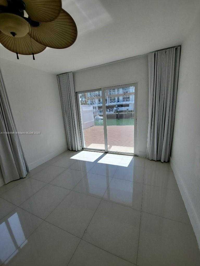 Small Image of 7707 HAWTHORNE AVE, Miami Beach Number 30