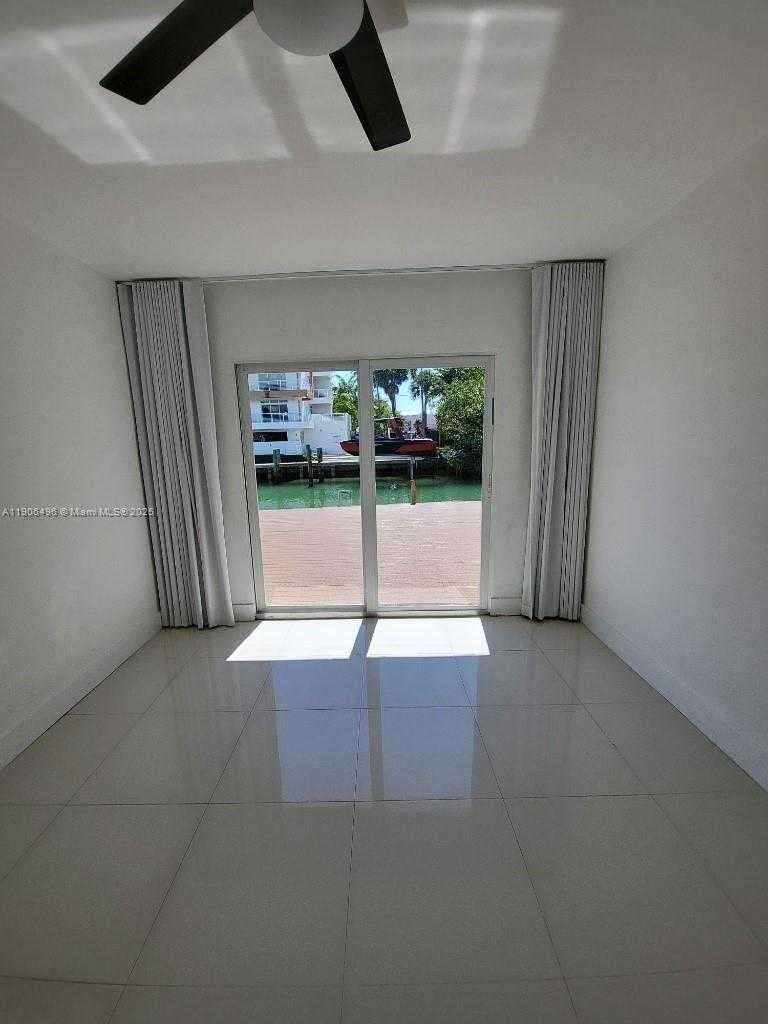 Small Image of 7707 HAWTHORNE AVE, Miami Beach Number 39