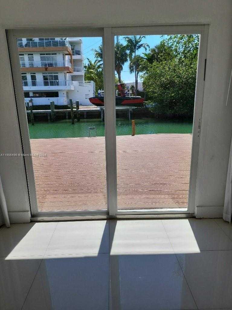 Small Image of 7707 HAWTHORNE AVE, Miami Beach Number 41