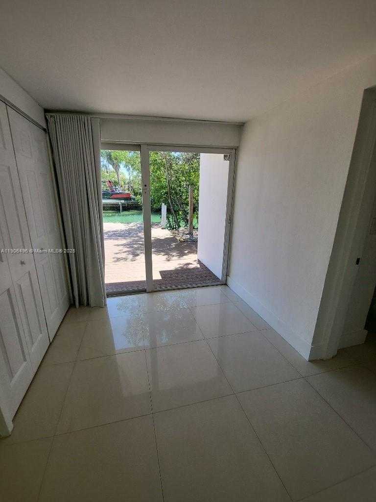 Small Image of 7707 HAWTHORNE AVE, Miami Beach Number 51