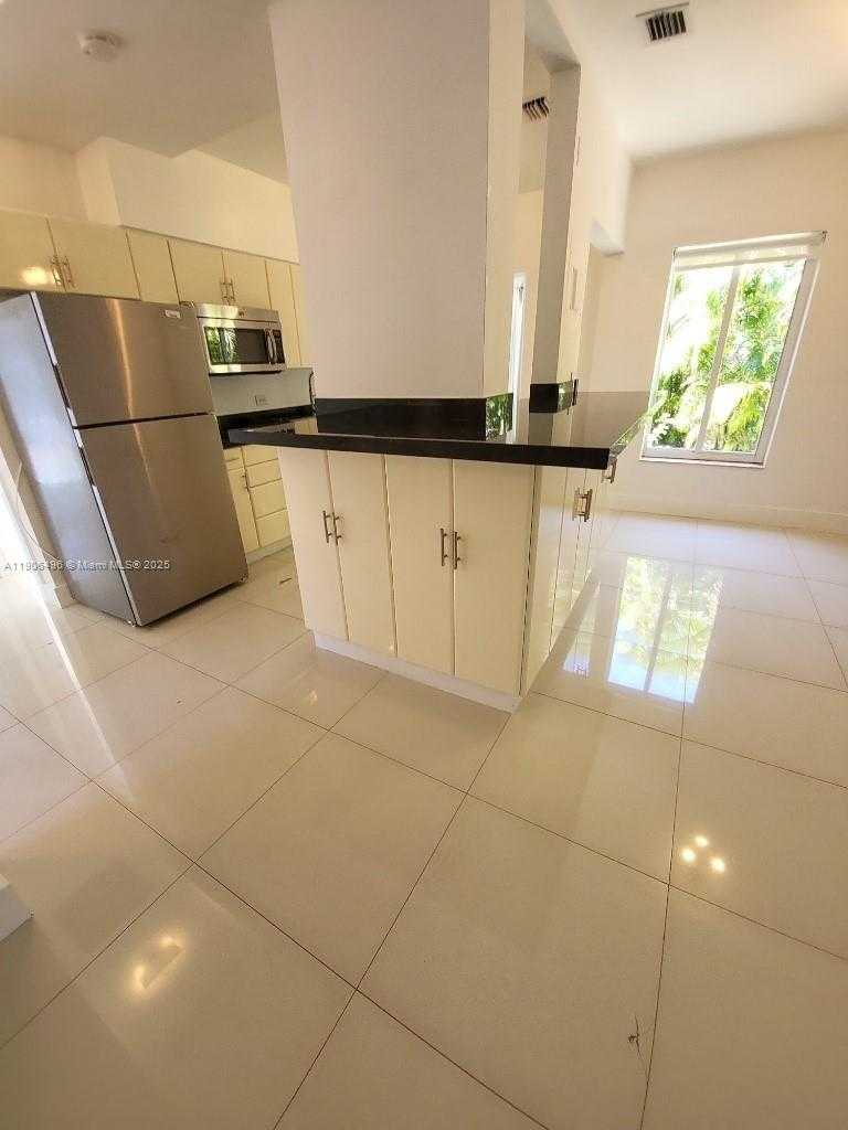 Small Image of 7707 HAWTHORNE AVE, Miami Beach Number 59