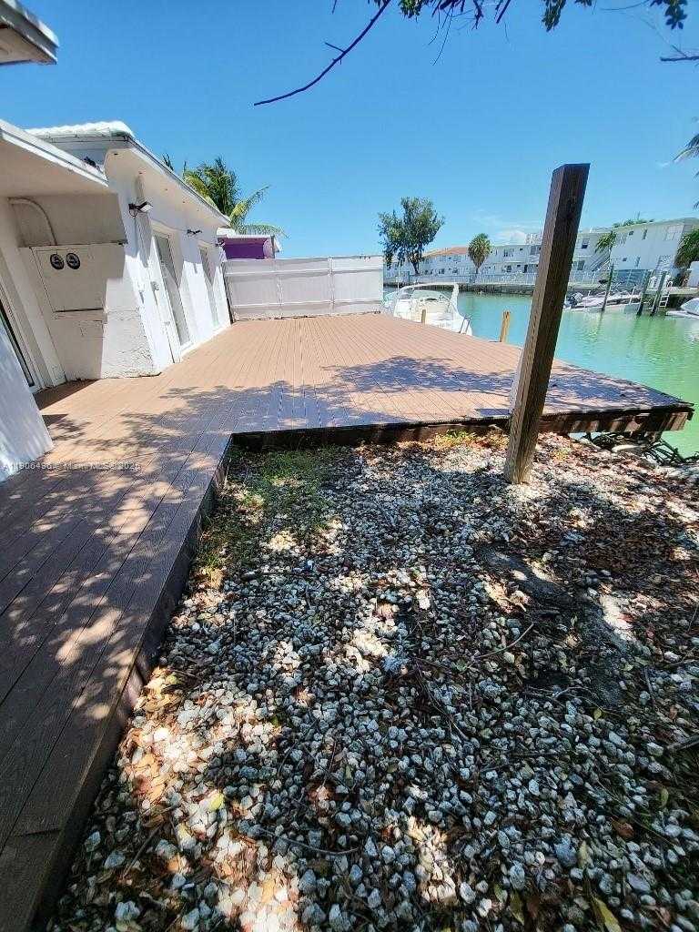 Small Image of 7707 HAWTHORNE AVE, Miami Beach Number 6