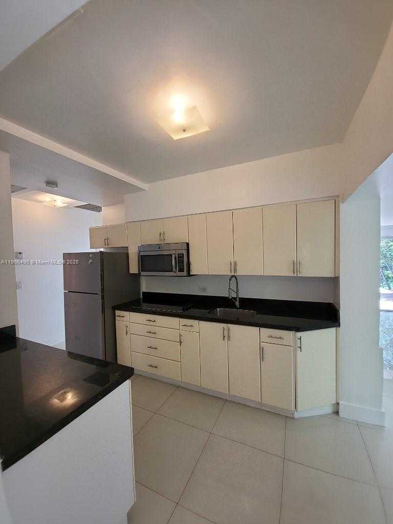 Small Image of 7707 HAWTHORNE AVE, Miami Beach Number 62