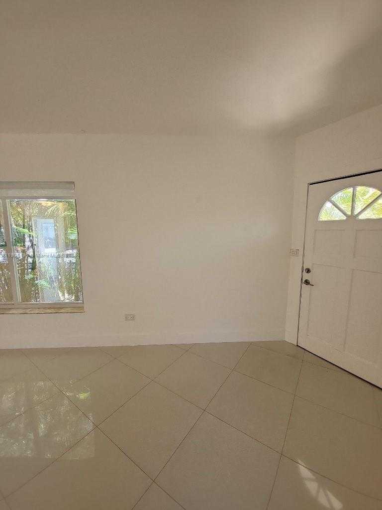 Small Image of 7707 HAWTHORNE AVE, Miami Beach Number 67