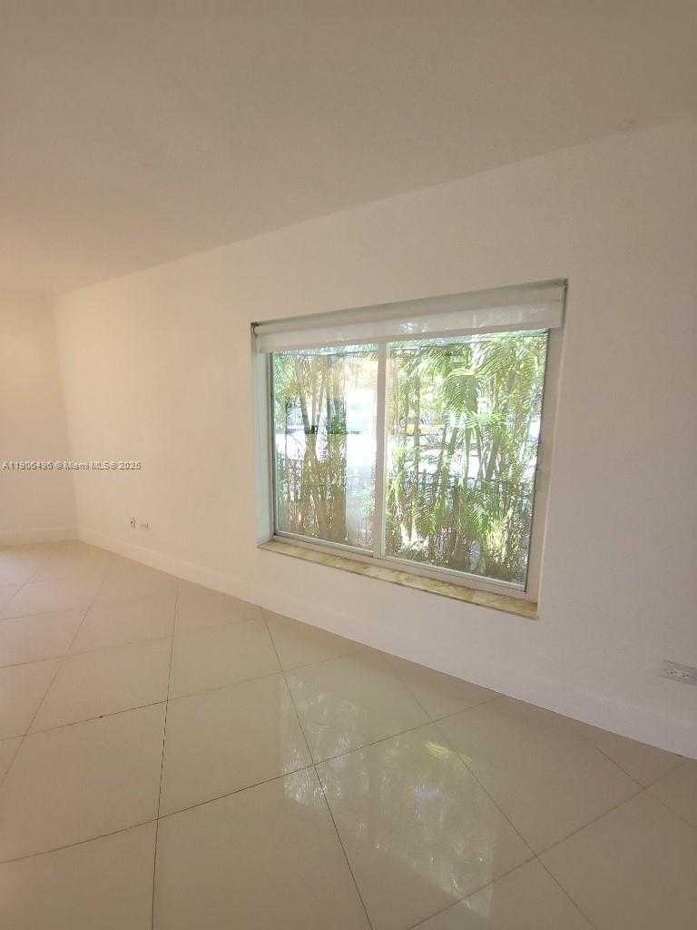 Small Image of 7707 HAWTHORNE AVE, Miami Beach Number 68