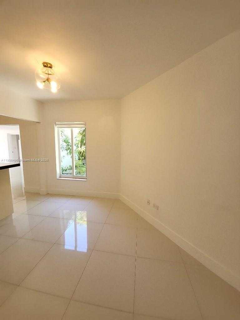 Small Image of 7707 HAWTHORNE AVE, Miami Beach Number 69