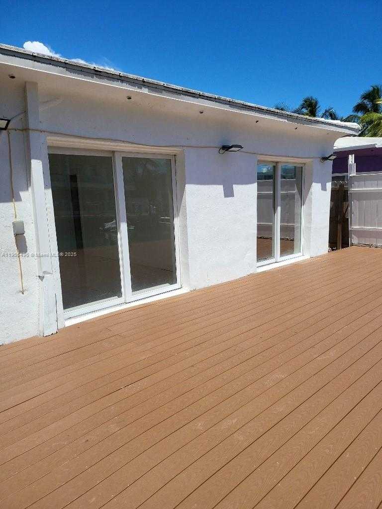 Small Image of 7707 HAWTHORNE AVE, Miami Beach Number 7