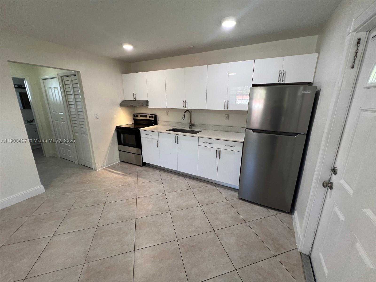 Small Image of 5835 TAYLOR ST #5837, Hollywood Number 2