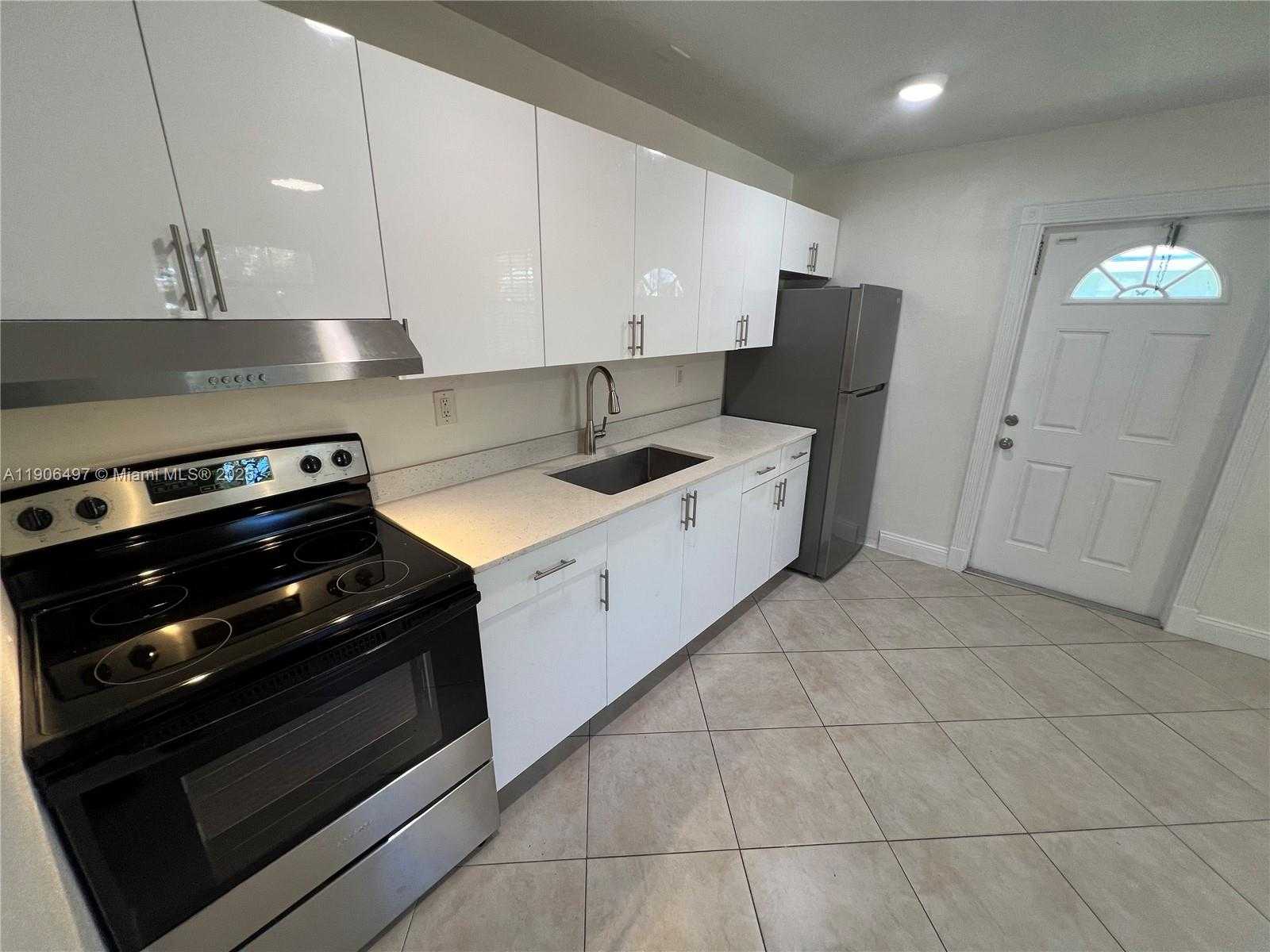 Small Image of 5835 TAYLOR ST #5837, Hollywood Number 3