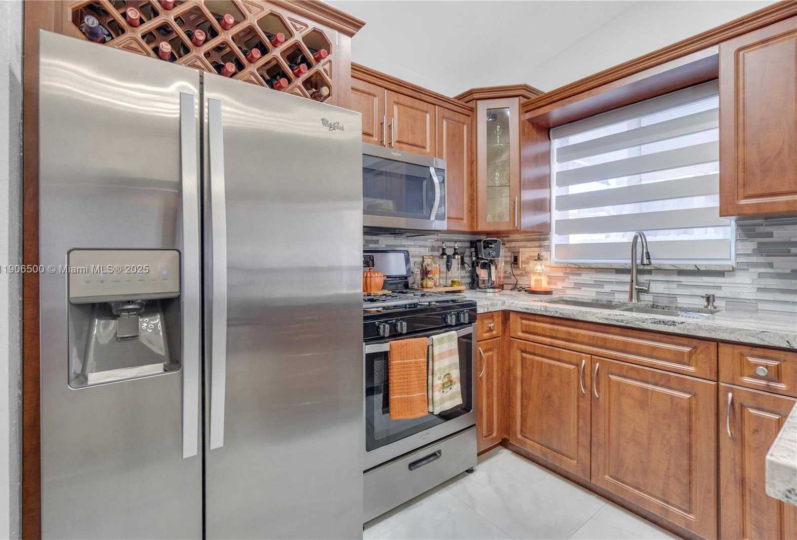 Small Image of 3145 WEST 71ST PL #3145, Hialeah Number 14