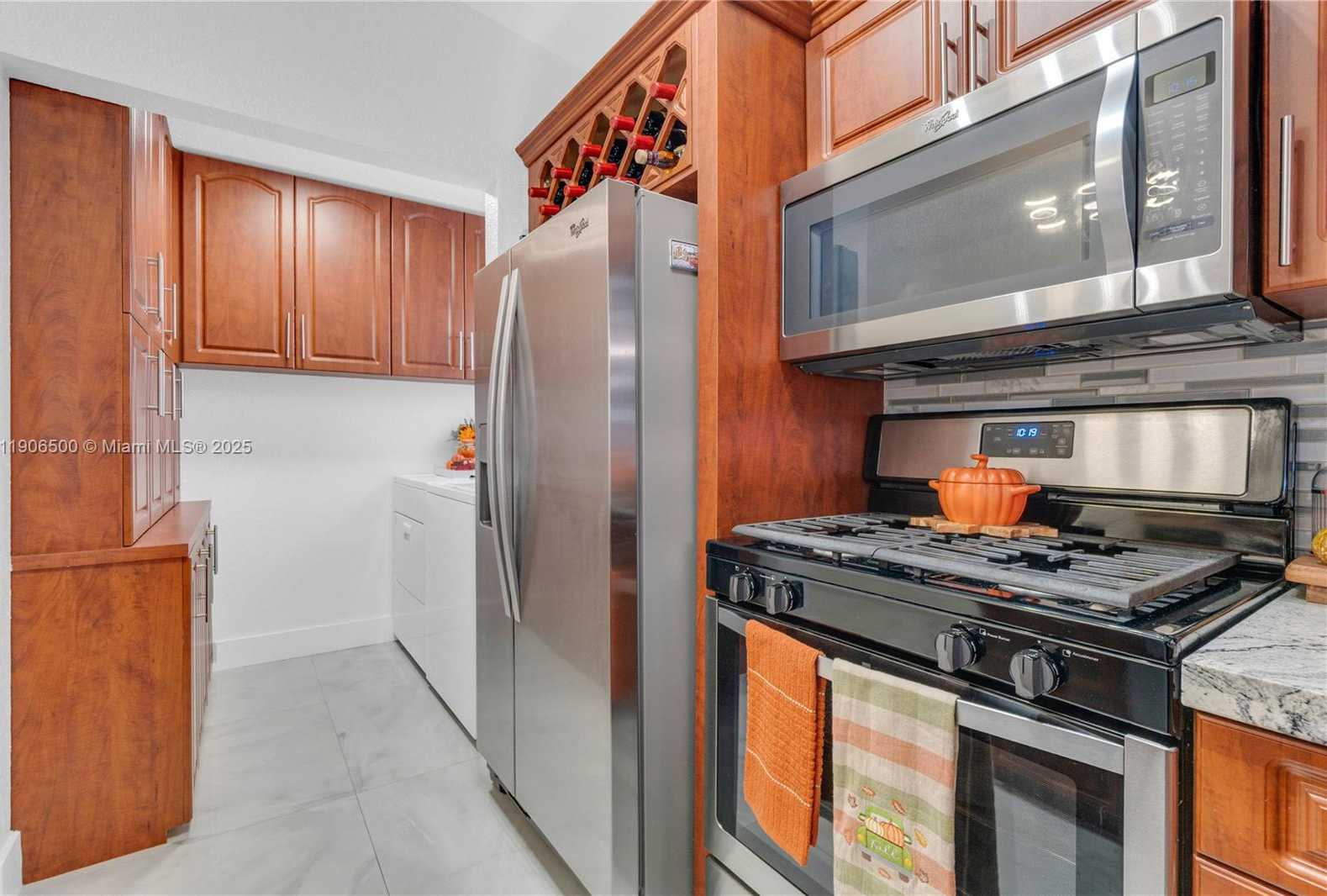 Small Image of 3145 WEST 71ST PL #3145, Hialeah Number 16