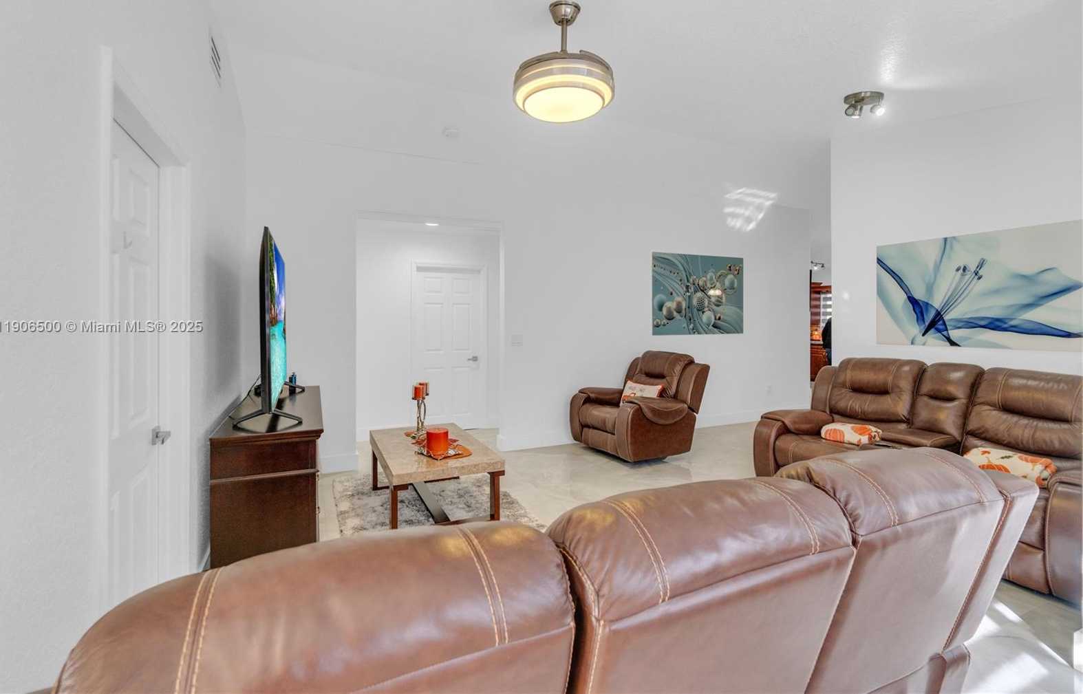 Small Image of 3145 WEST 71ST PL #3145, Hialeah Number 34