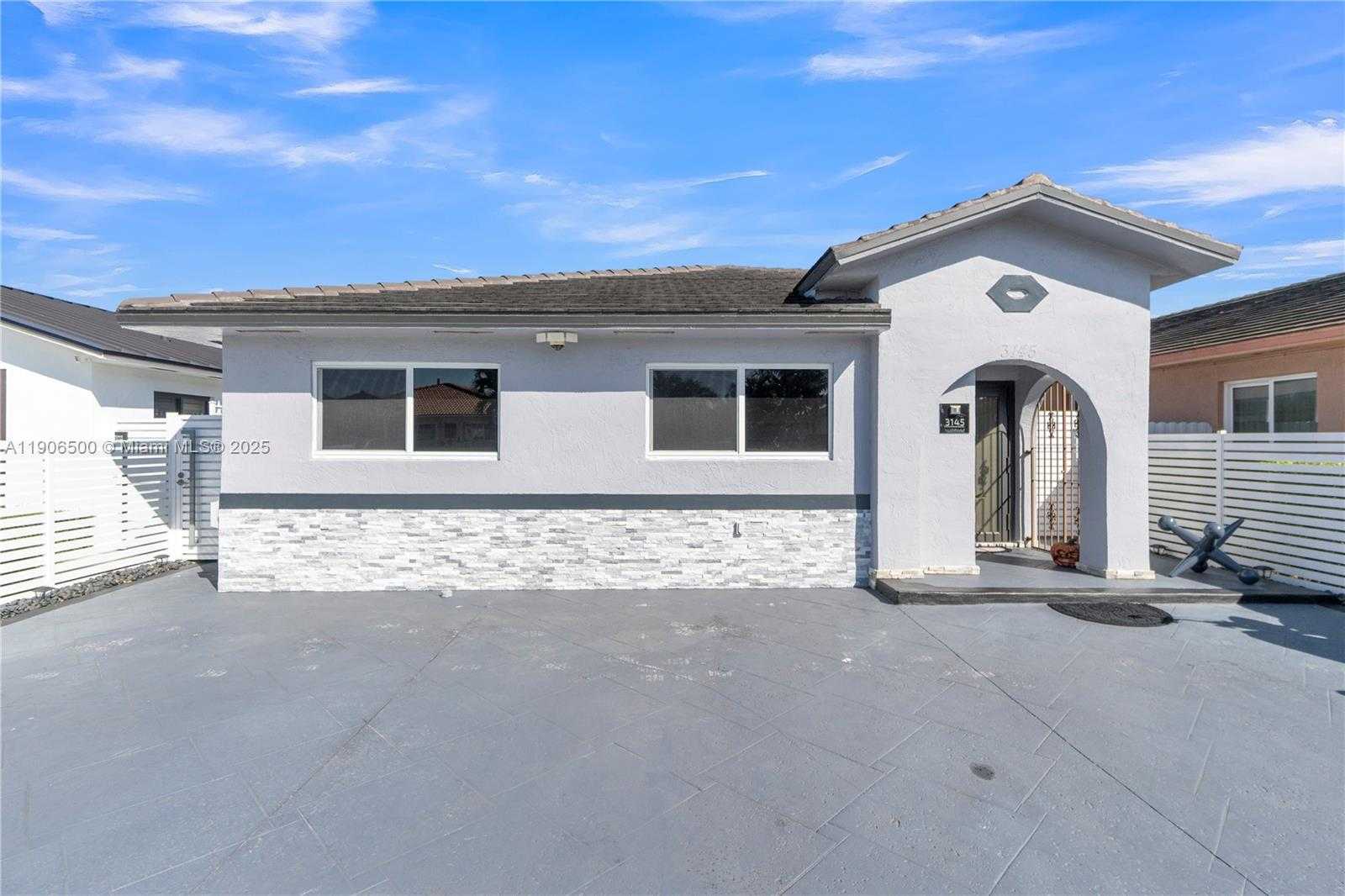 Small Image of 3145 WEST 71ST PL #3145, Hialeah Number 5