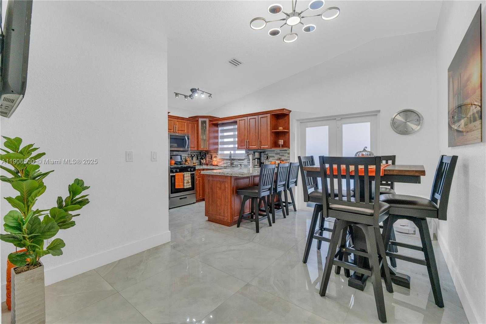 Small Image of 3145 WEST 71ST PL #3145, Hialeah Number 9