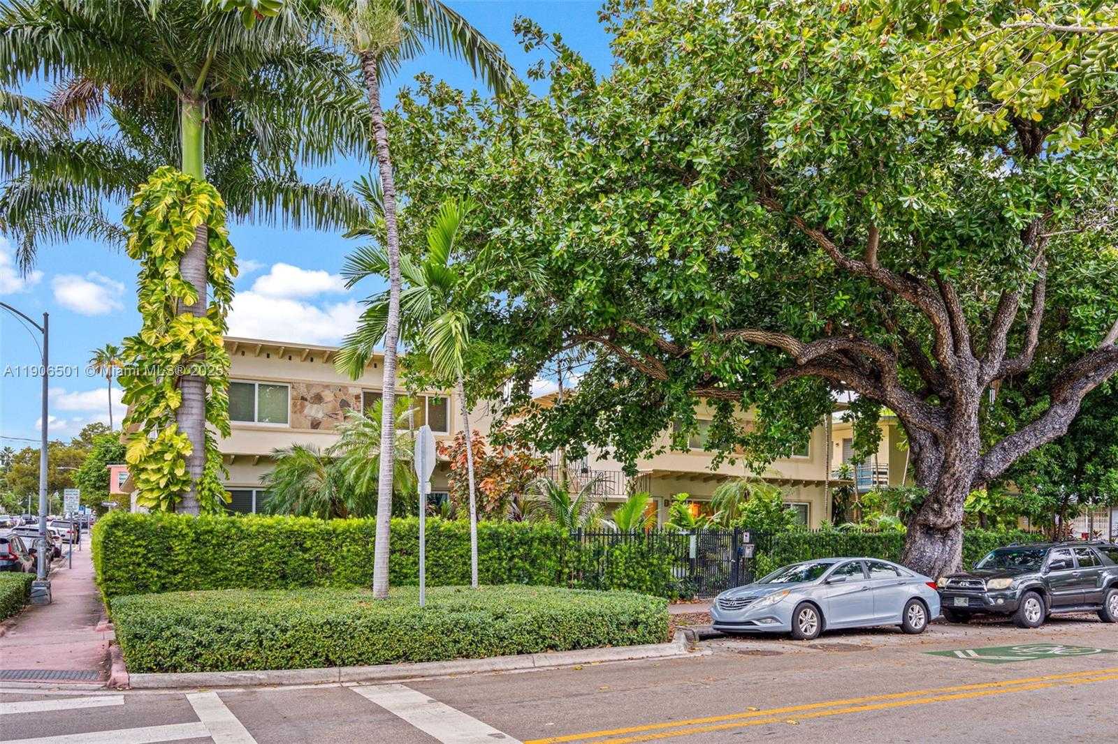 Small Image of 900 MERIDIAN AVE #106, Miami Beach Number 14