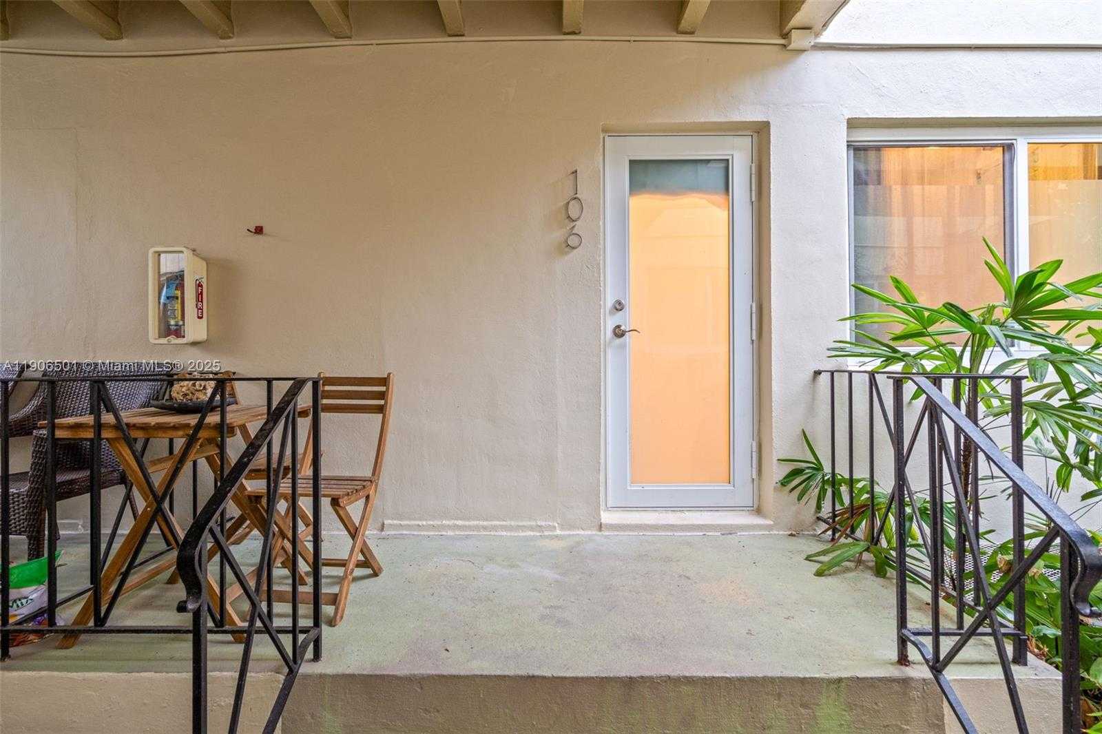 Small Image of 900 MERIDIAN AVE #106, Miami Beach Number 2