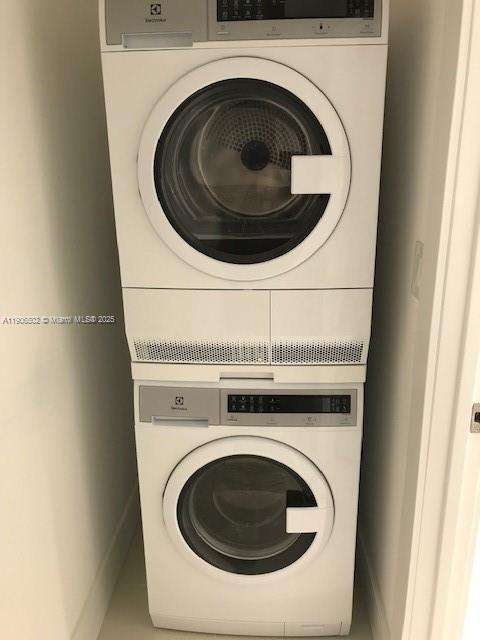 Small Image of 251 CRANDON BLVD #535, Key Biscayne Number 14