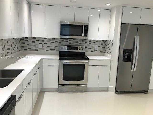 Small Image of 251 CRANDON BLVD #535, Key Biscayne Number 4