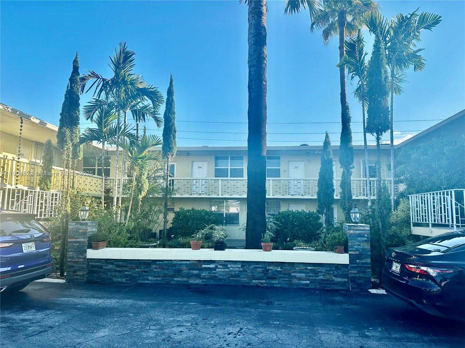 Small Image of 1720 FUNSTON ST #104, Hollywood Number 10