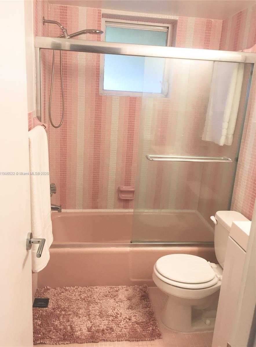 Small Image of 1720 FUNSTON ST #104, Hollywood Number 7