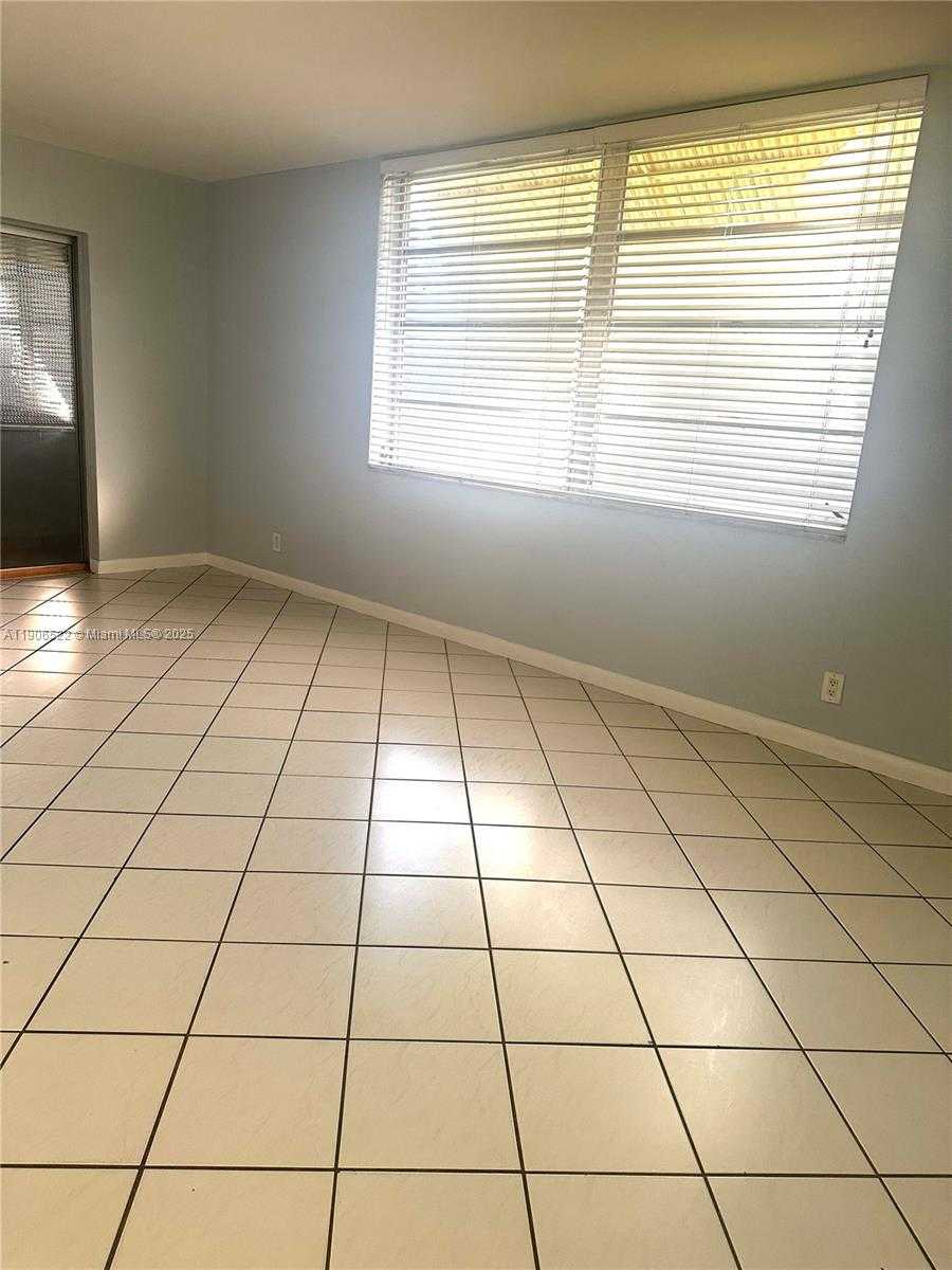 Small Image of 1720 FUNSTON ST #104, Hollywood Number 9