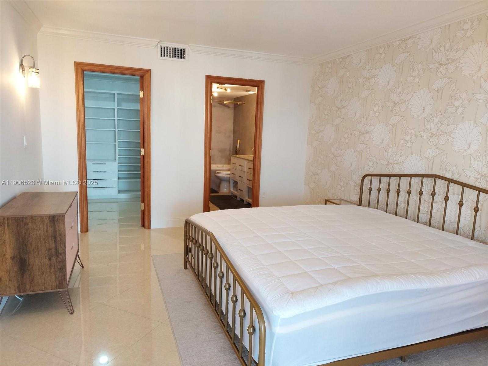 Small Image of 3375 NORTH COUNTRY CLUB DR #1603, Aventura Number 16