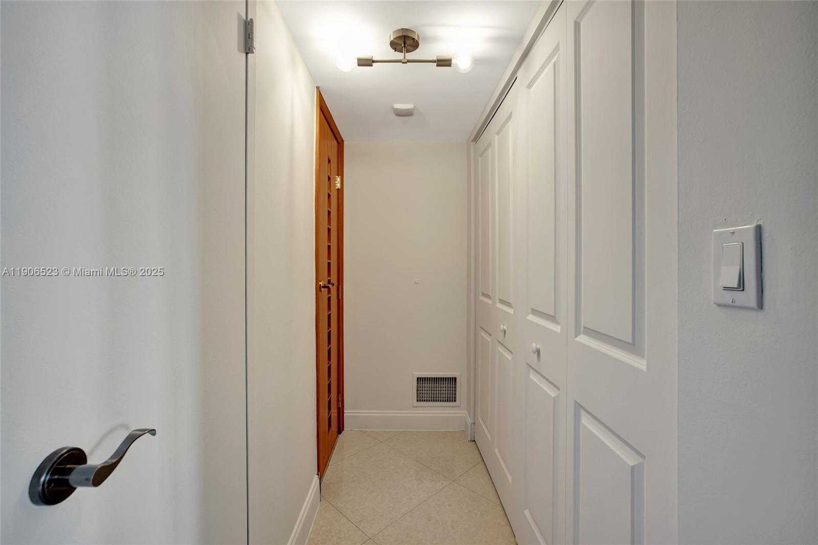 Small Image of 3375 NORTH COUNTRY CLUB DR #1603, Aventura Number 31