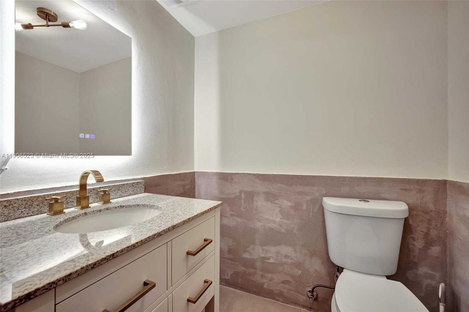 Small Image of 3375 NORTH COUNTRY CLUB DR #1603, Aventura Number 33