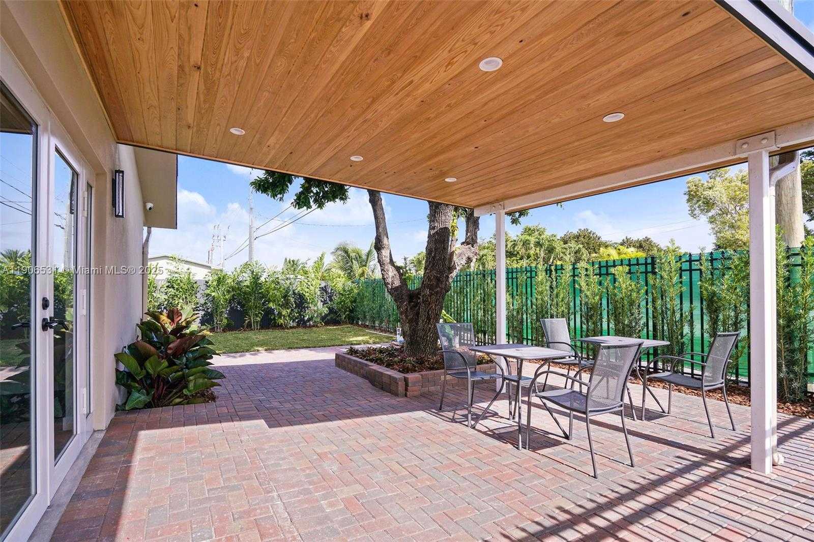 Small Image of 6701 SOUTH WEST 49TH TER, Miami Number 14