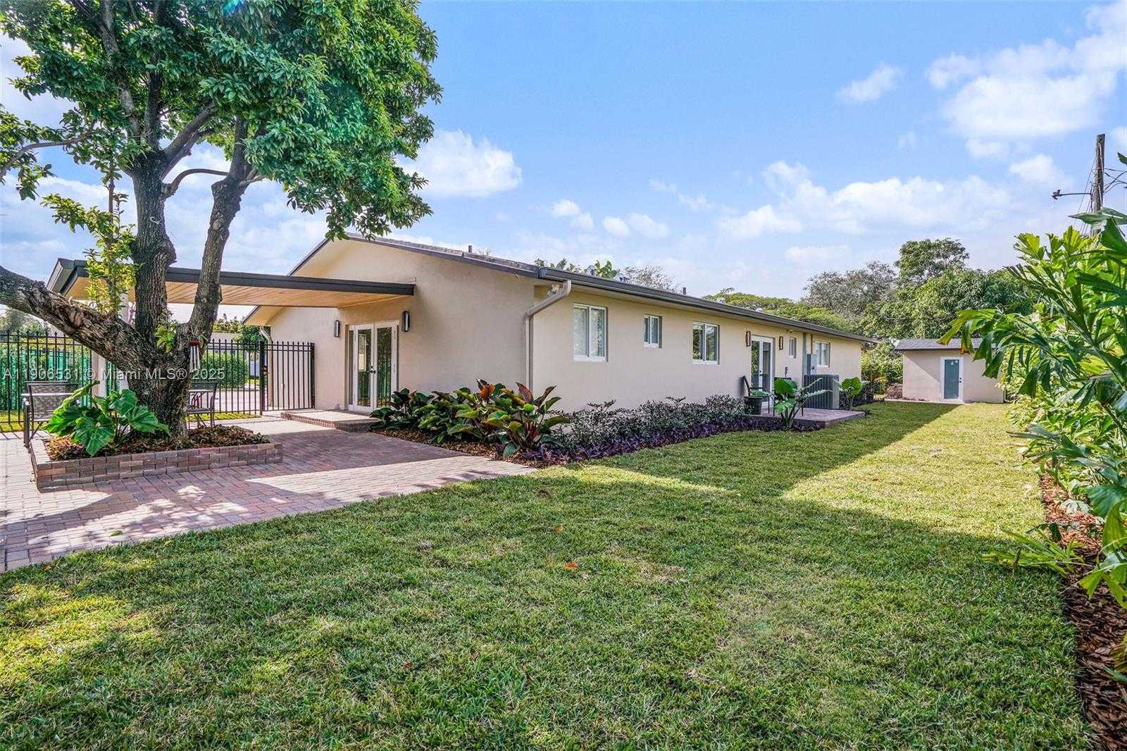 Small Image of 6701 SOUTH WEST 49TH TER, Miami Number 16