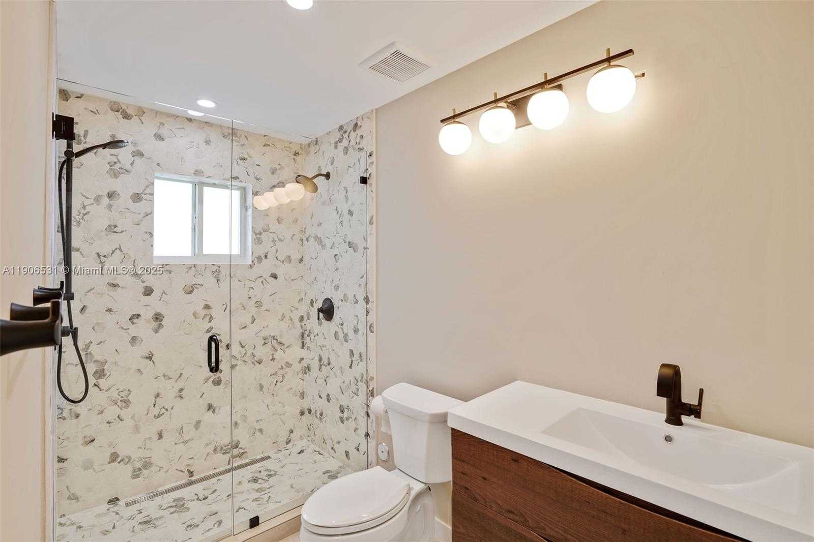 Small Image of 6701 SOUTH WEST 49TH TER, Miami Number 21