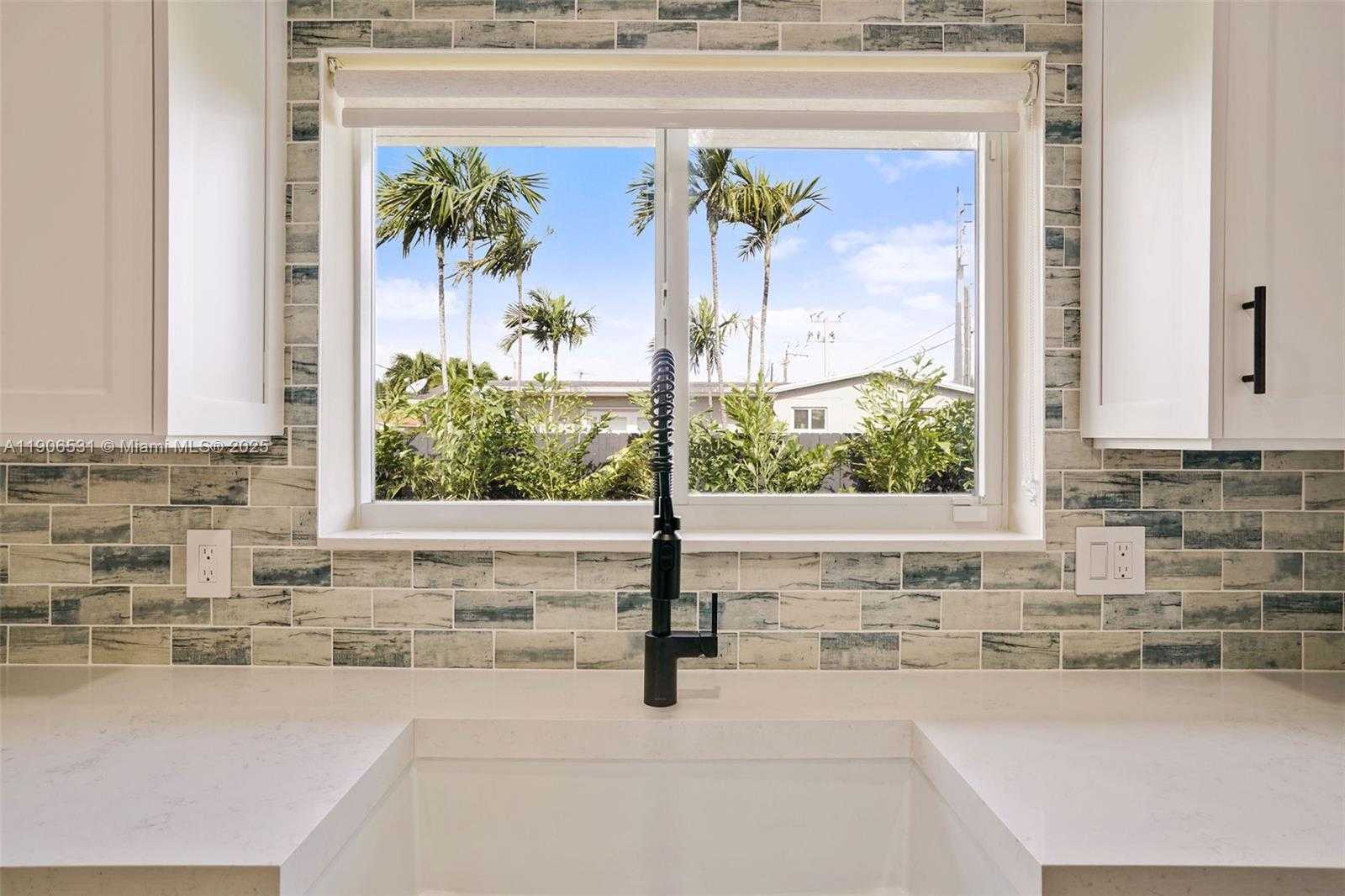 Small Image of 6701 SOUTH WEST 49TH TER, Miami Number 8