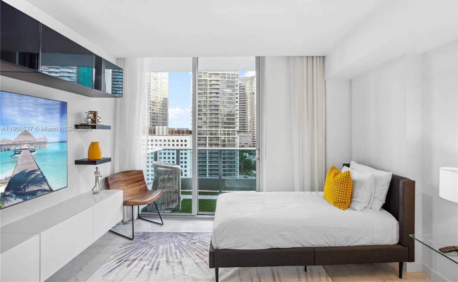 Small Image of 200 BISCAYNE BOULEVARD WAY #1403, Miami Number 23