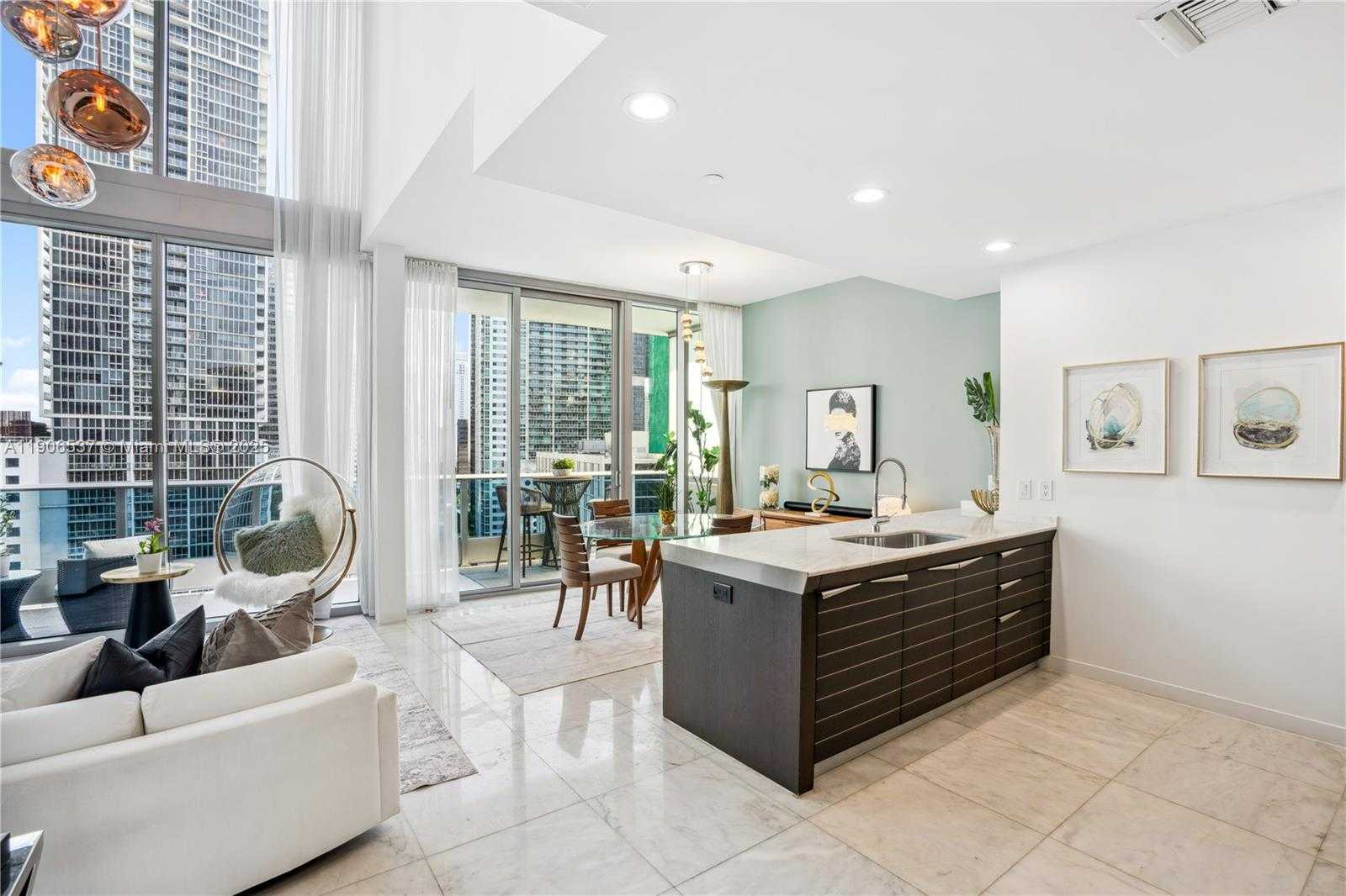 Small Image of 200 BISCAYNE BOULEVARD WAY #1403, Miami Number 3