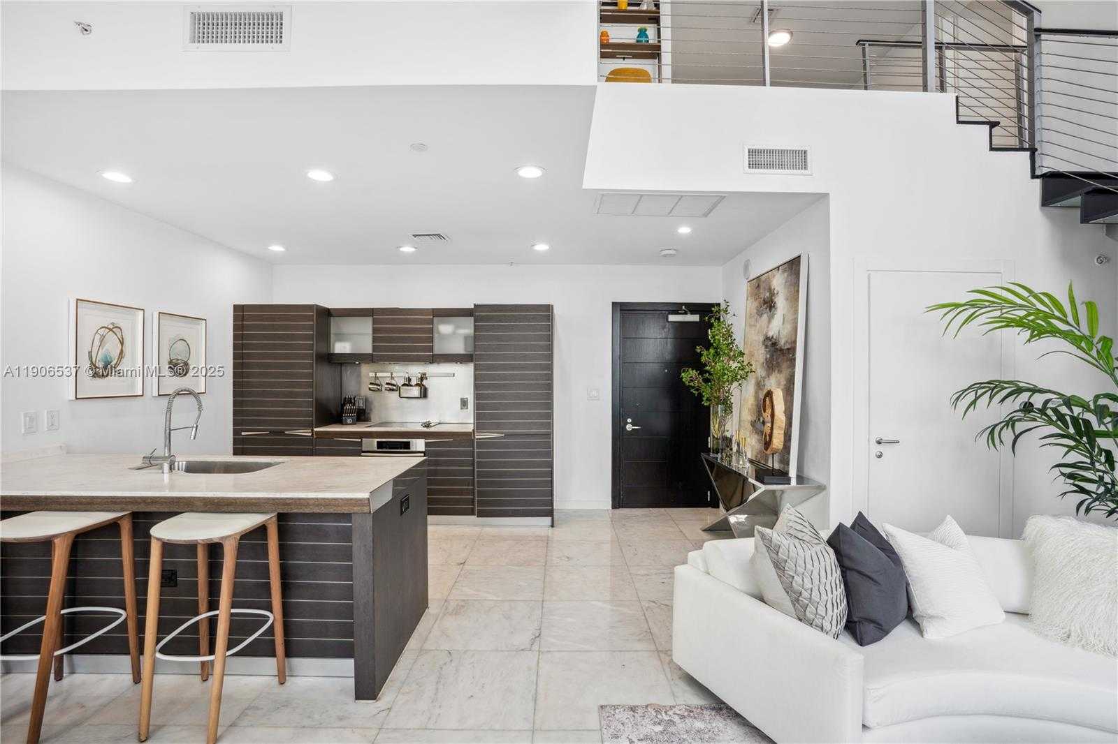 Small Image of 200 BISCAYNE BOULEVARD WAY #1403, Miami Number 8