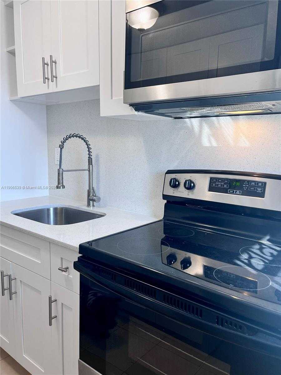 Small Image of 3490 SOUTH WEST 9TH ST #11B, Miami Number 4