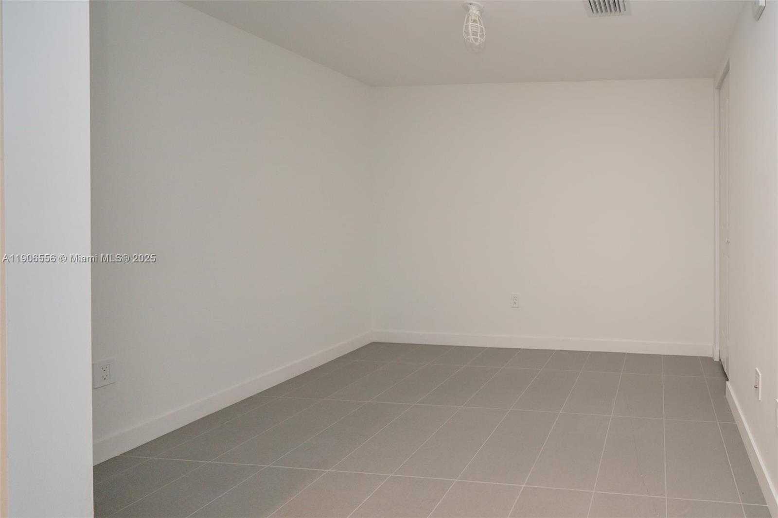 Small Image of 1600 NORTH EAST 1ST AVE #1001, Miami Number 9