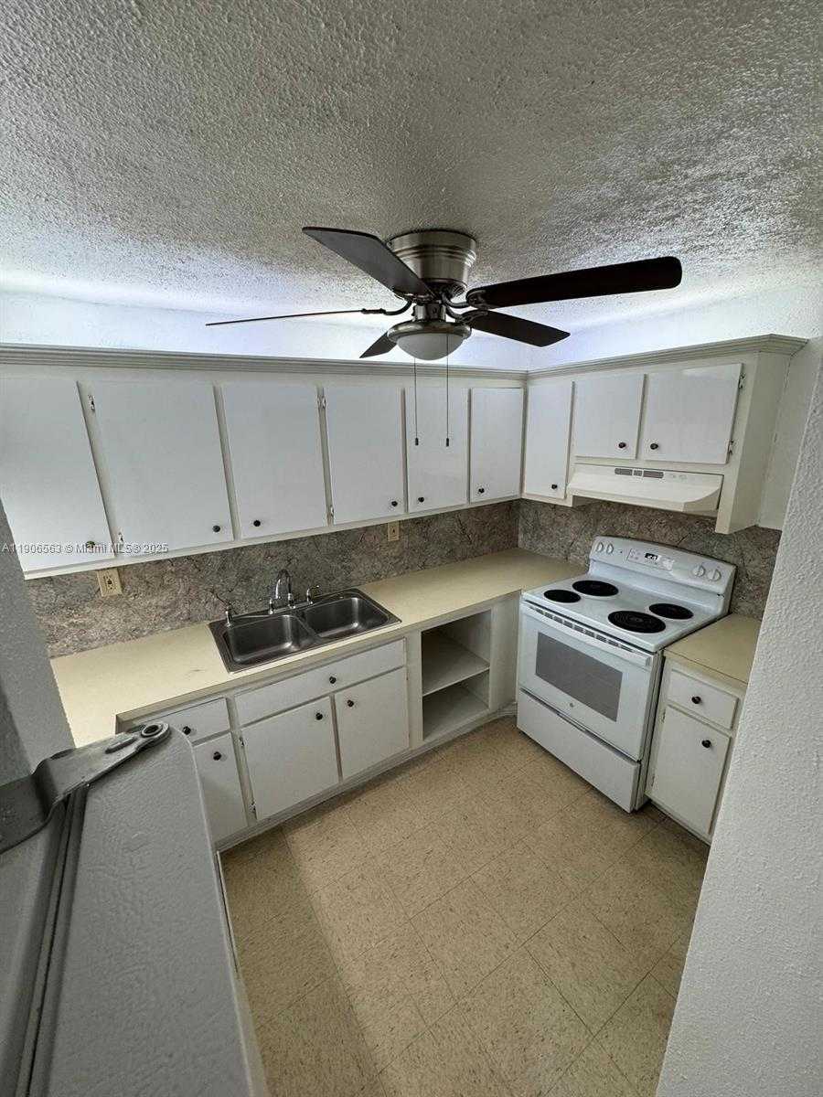 Small Image of 1910 WEST 56TH ST #3320, Hialeah Number 2