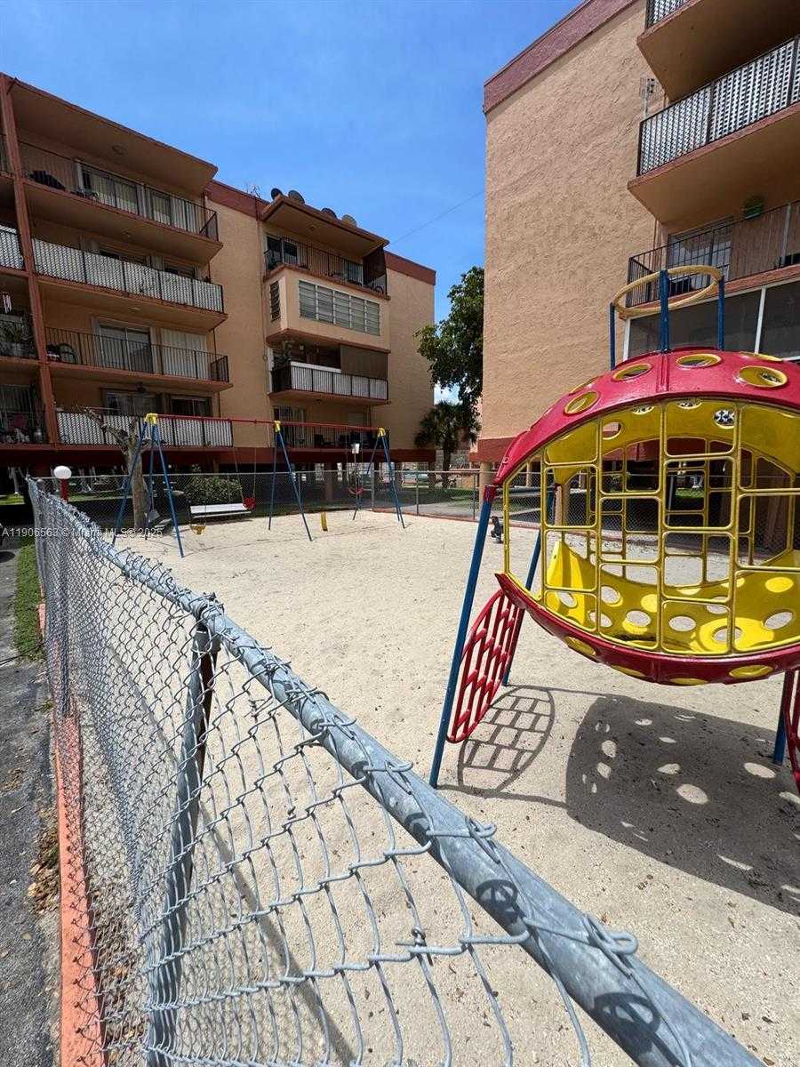 Small Image of 1910 WEST 56TH ST #3320, Hialeah Number 20