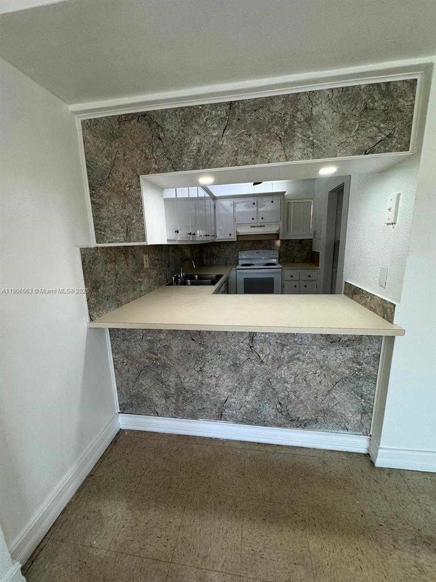 Small Image of 1910 WEST 56TH ST #3320, Hialeah Number 5