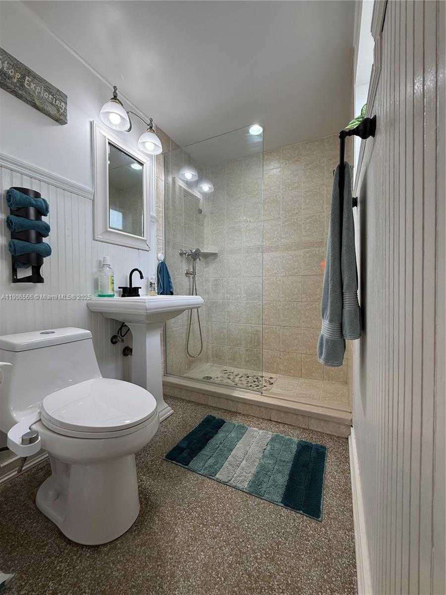 Small Image of 2524 KEY LARGO LN, Fort Lauderdale Number 20