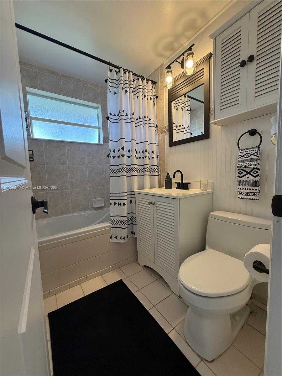 Small Image of 2524 KEY LARGO LN, Fort Lauderdale Number 21