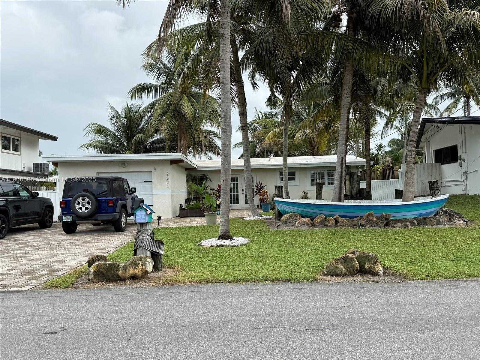 Small Image of 2524 KEY LARGO LN, Fort Lauderdale Number 3