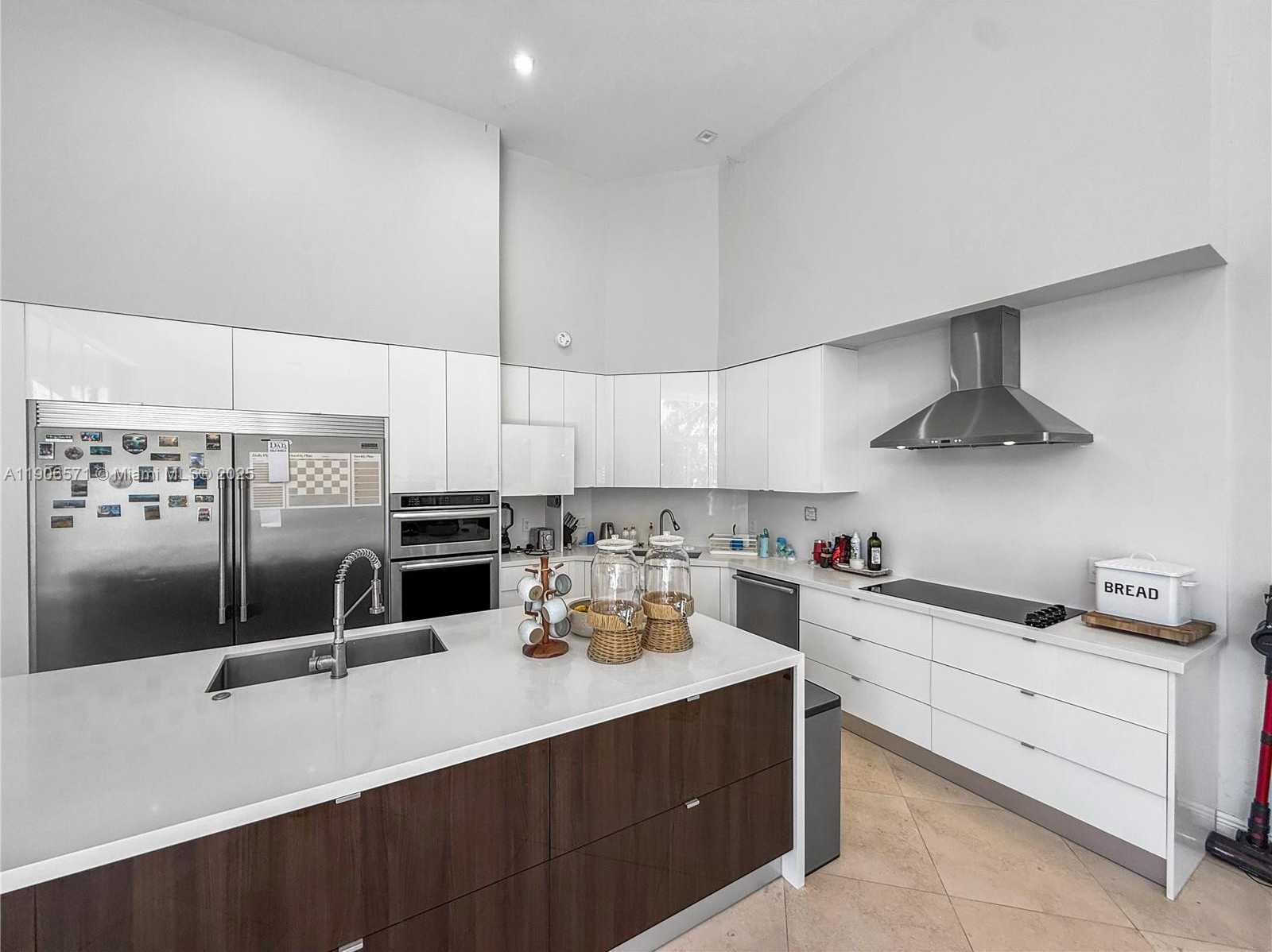 Small Image of 2514 POINCIANA DR, Weston Number 11