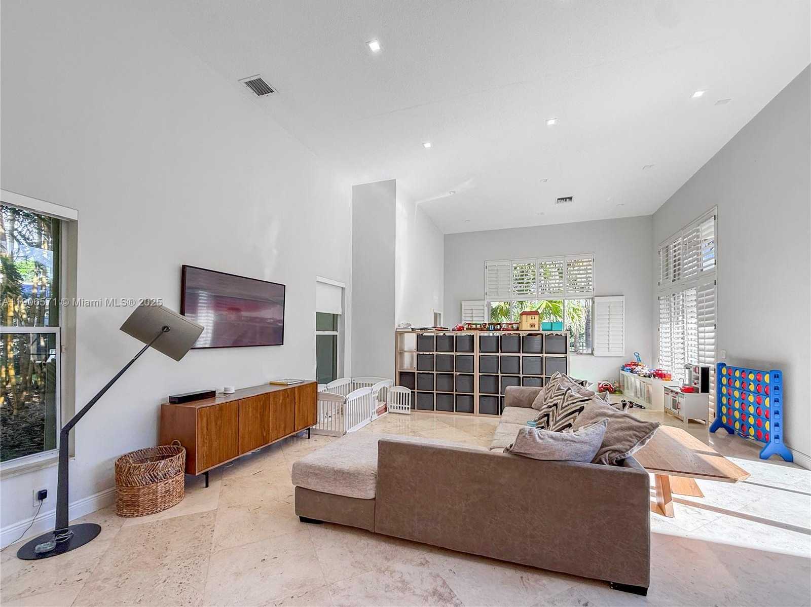 Small Image of 2514 POINCIANA DR, Weston Number 14